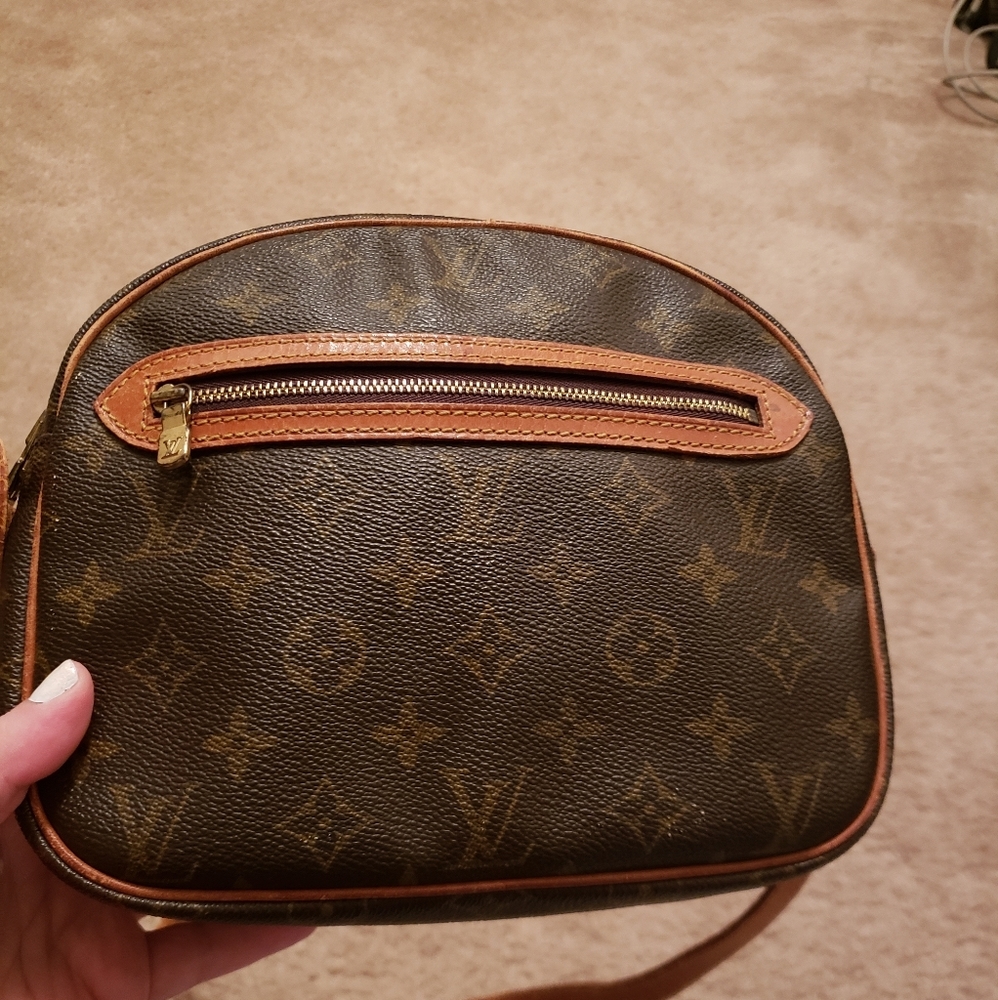 Louis Vuitton crossbody bag
